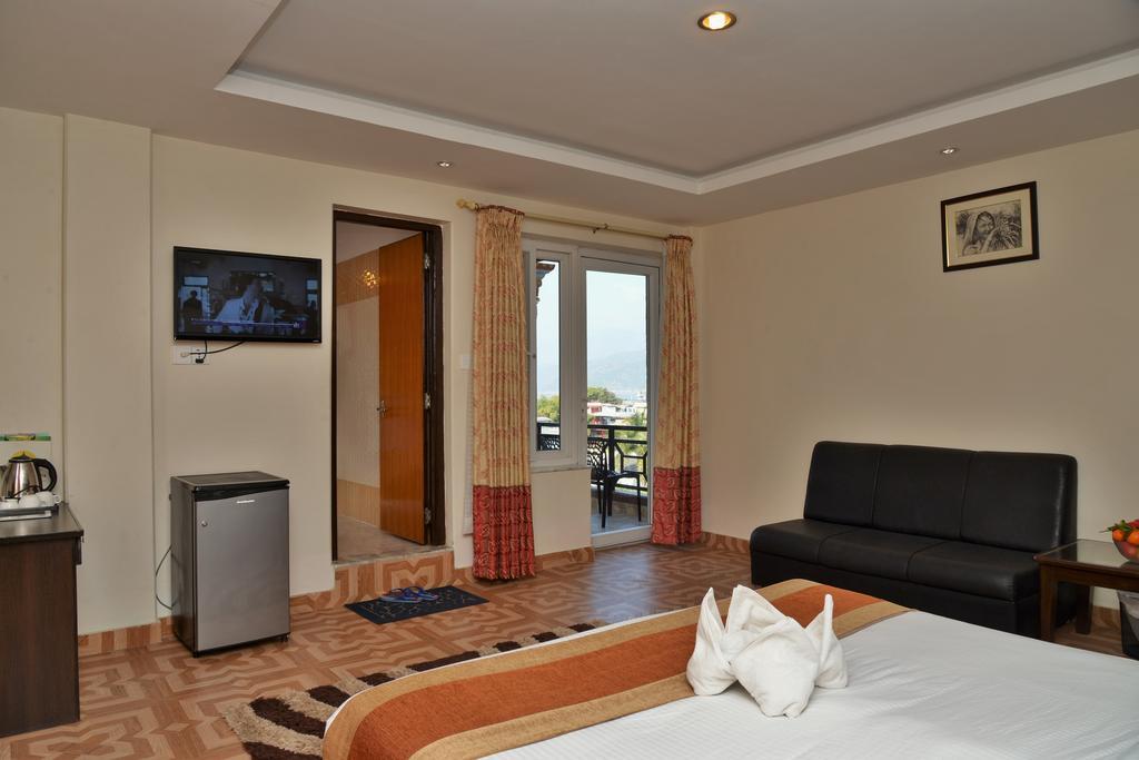 Hotel Point Pokhara Exterior foto