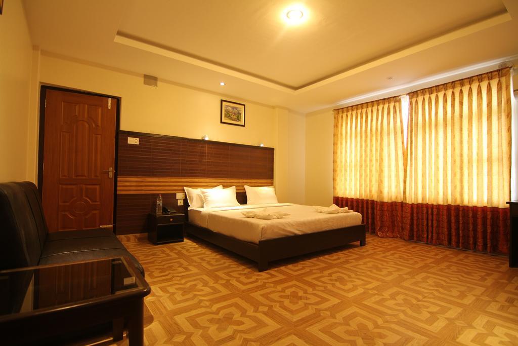 Hotel Point Pokhara Exterior foto